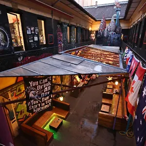  Hostel Retox Party Magyarország