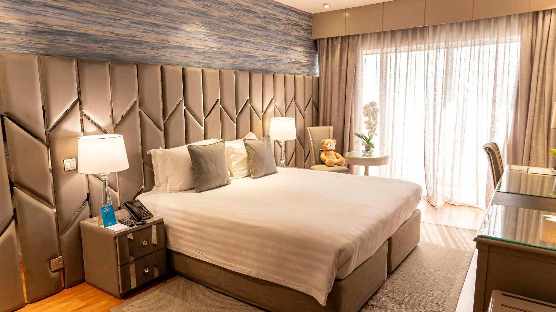 Majestic City Retreat Hotel Dubai 4*,